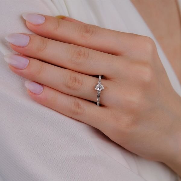 0,58 Karat Oval Kesim Tektaş Pırlanta Yüzük 7