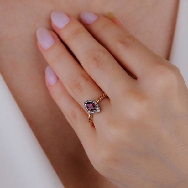 0,87 Karat Pembe Safir Pırlanta Yüzük 22