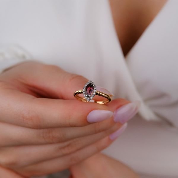 0,87 Karat Pembe Safir Pırlanta Yüzük 22