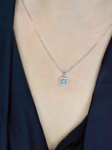 0,09 Karat Kalemli Tektaş Pırlanta Kolye