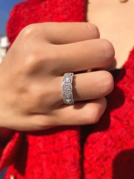 0.64 Karat Baget Beştaş Pırlanta Yüzük
