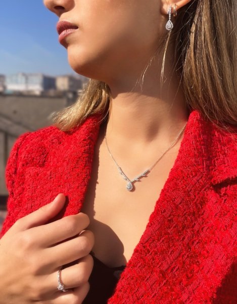 0,63 Karat Damla Fantezi Pırlanta Kolye