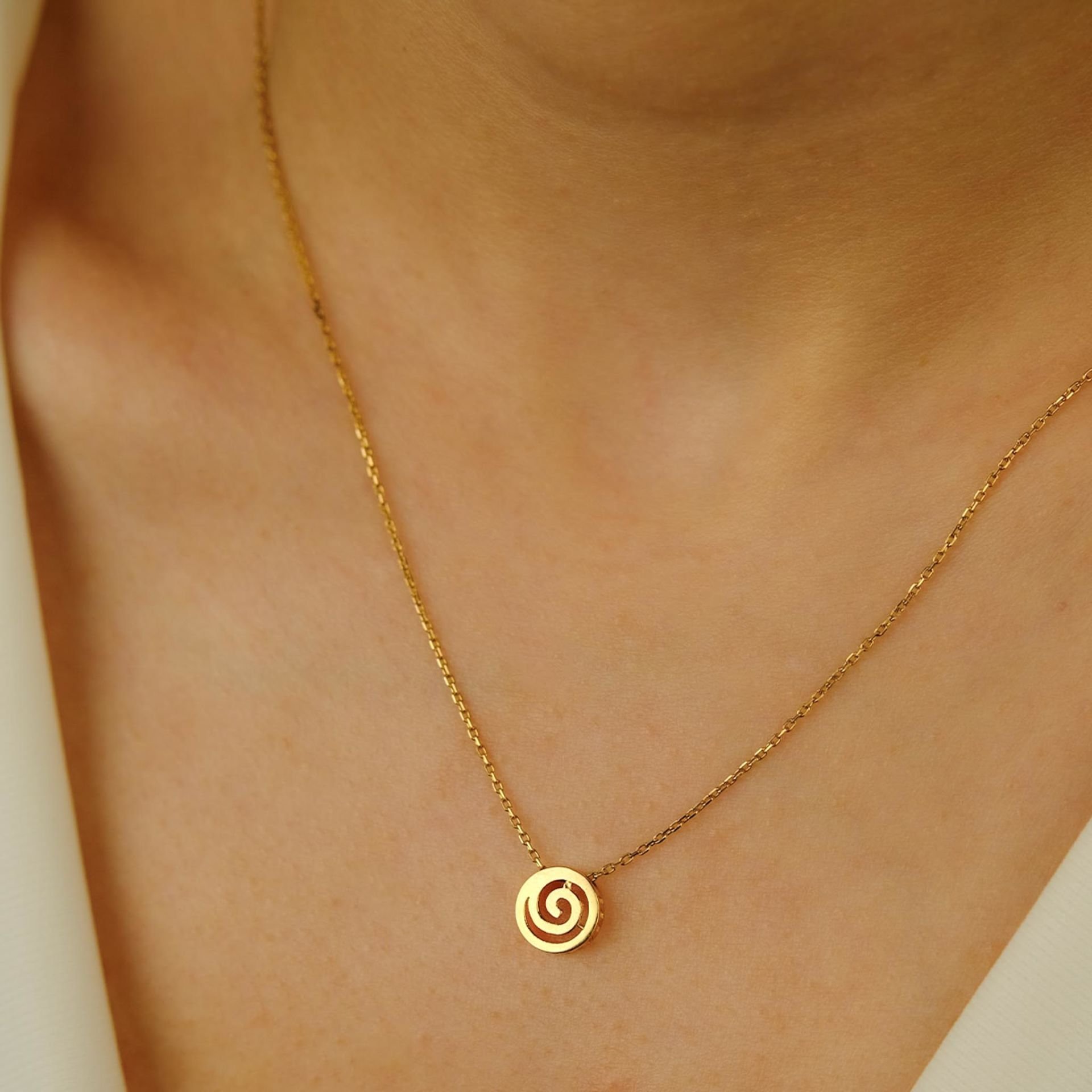 Spiral Tasarım Altın Zincir Kolye 14 Ayar