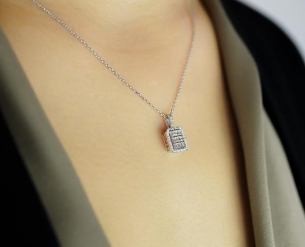 0,42 Karat Baget Pırlanta Kolye