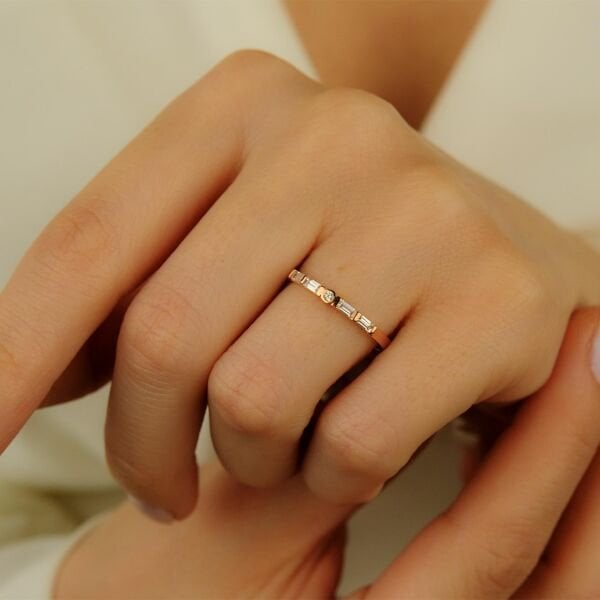 Taşlı Tasarım Rose Gold Altın Yüzük 14 Ayar